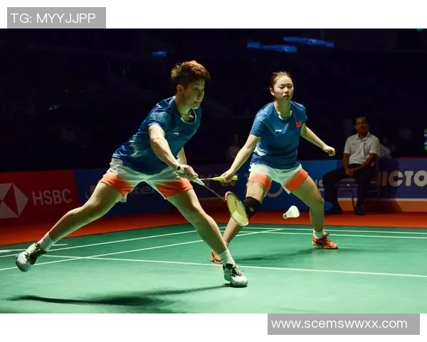 南京羽毛球队在大师赛中的团队协作表现分析与点评